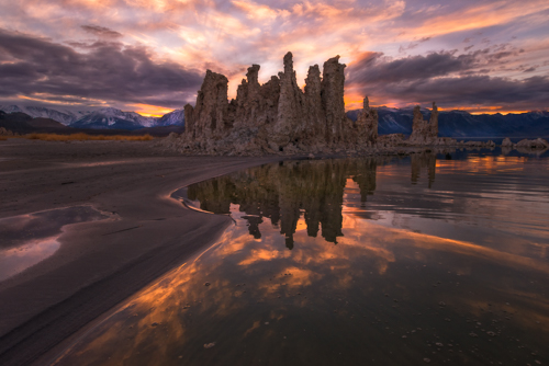 Tufas and sunset on Mono Lake